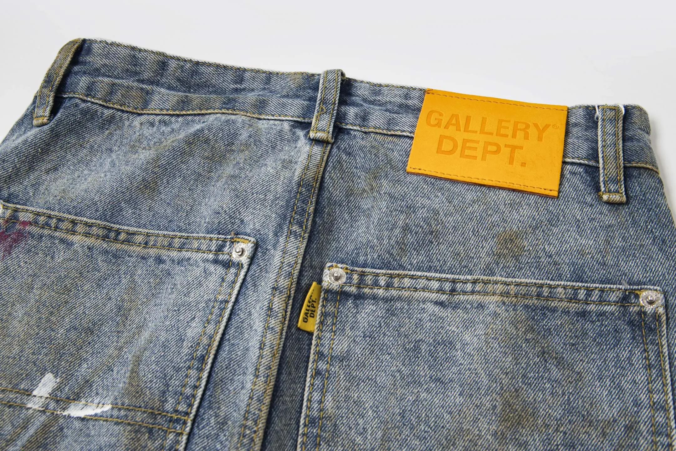 #8179 P260💰 GALLERY DEPT. Vintage splash-ink hole-cut logging, spray-dirty mud-dyed loose washed jeans - truly restore the ultimate texture of Vintage - original hardware accessories washed and other elevators, QR code analysis are all purchased from the original factory, high degree of restoration, you are welcome to compare with a certain product ~ - Three-dimensional version Loose and comfortable, not picky about the figure, tall and slim, factory Seiko, original quality control, same style for men and women, can be matched with couples, versatile recommendation Essential jeans for all seasons - sizes: 28 30 32 34 36
